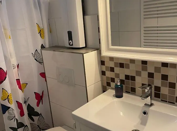 Buedchen Am Rathaus-parkplatz-bett Und Schlafcouch-eg-netflix- אוברהאוזן